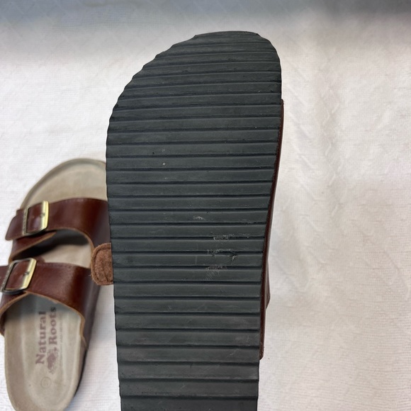 Natural Roots Brown Sandals - Picture 4 of 5